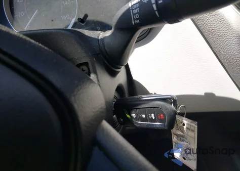 2021 Toyota Corolla Le z USA, uszkodzony, nr VIN JTDEPMAE9MJ176824